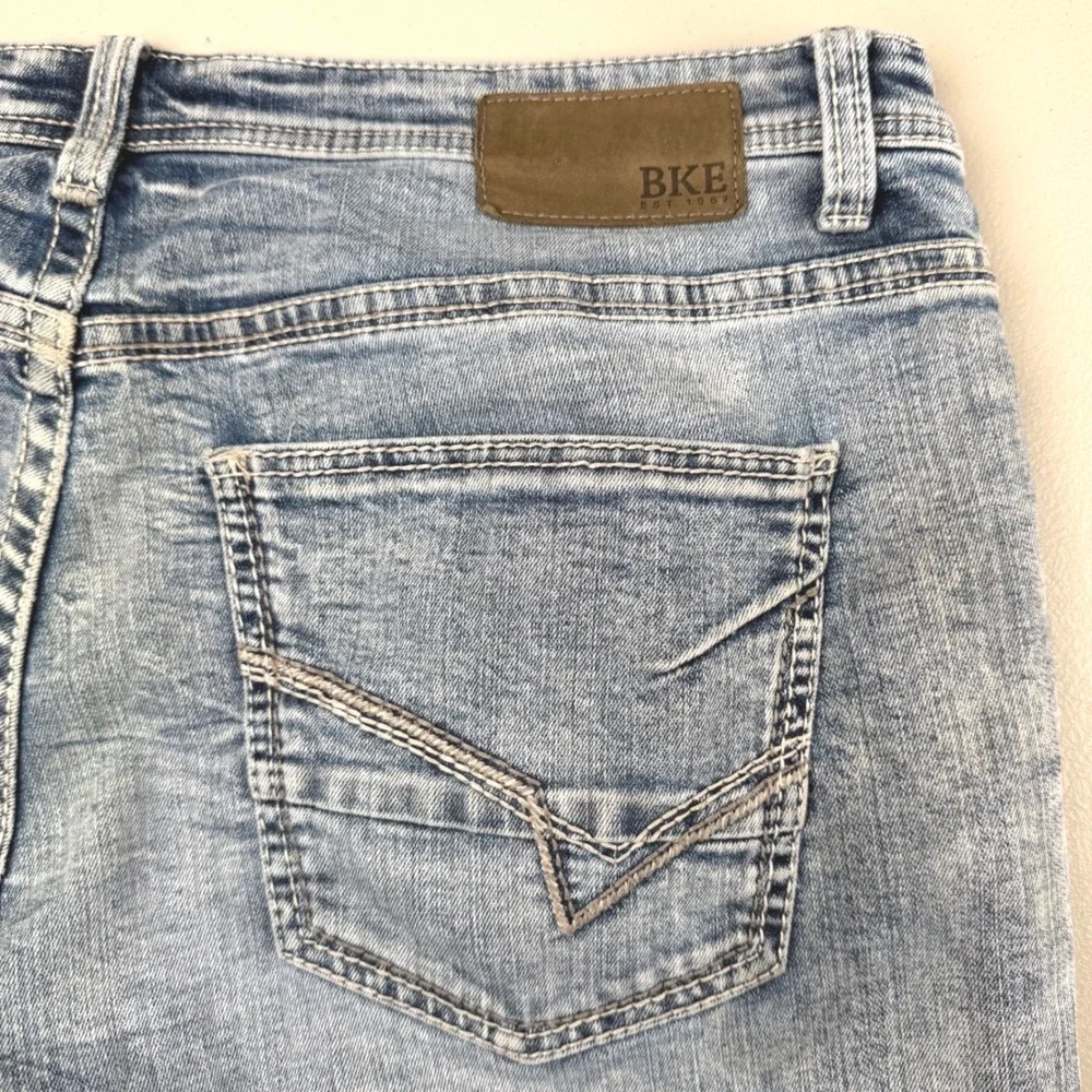 BKE Tyler Straight Leg Jeans Light Wash Mens 36x32 Blue‎ Denim